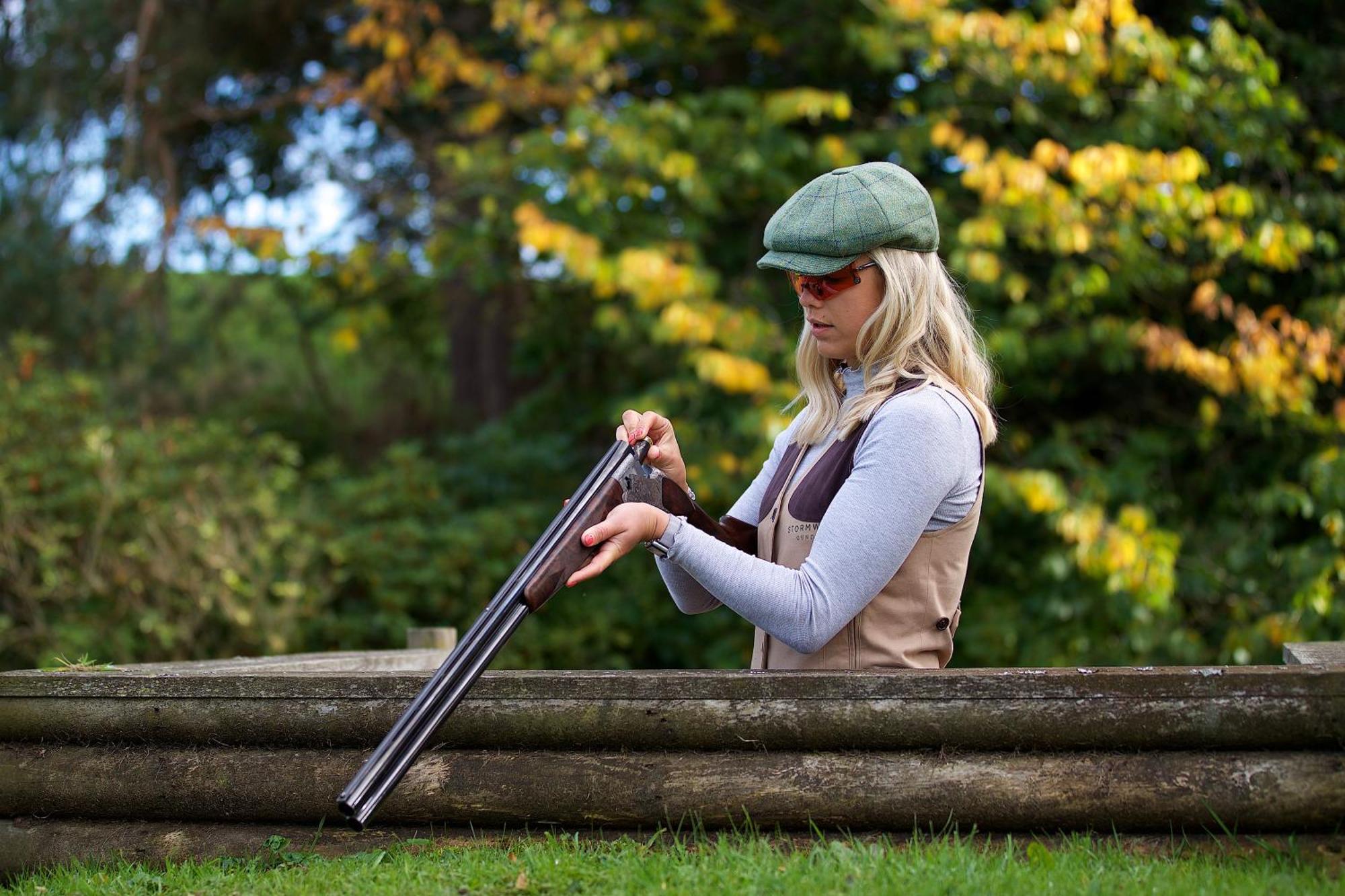 Schloss Roxburghe, Part Of Destination By Hyatt Dış mekan fotoğraf A woman wearing a shooting vest