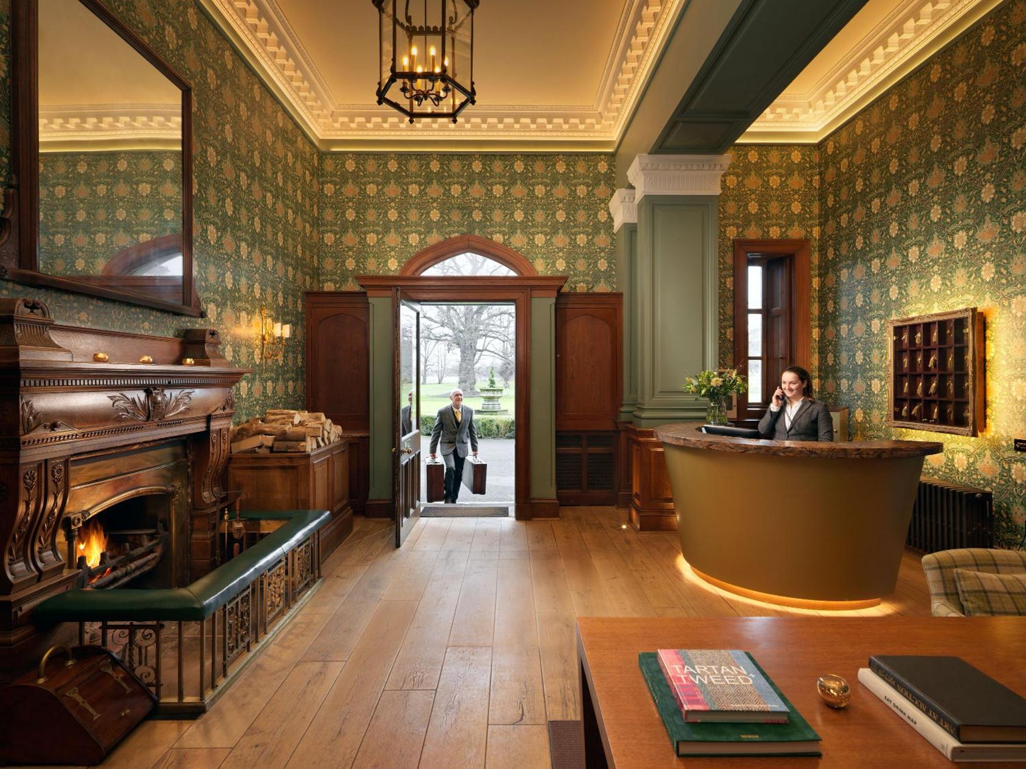 Schloss Roxburghe, Part Of Destination By Hyatt Dış mekan fotoğraf The hotel's reception