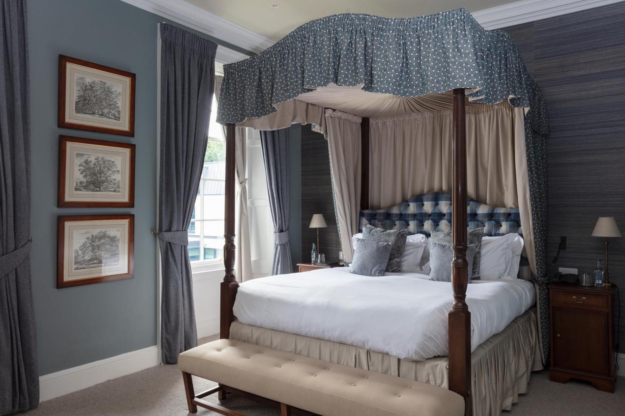 Schloss Roxburghe, Part Of Destination By Hyatt Dış mekan fotoğraf A bedroom at the hotel