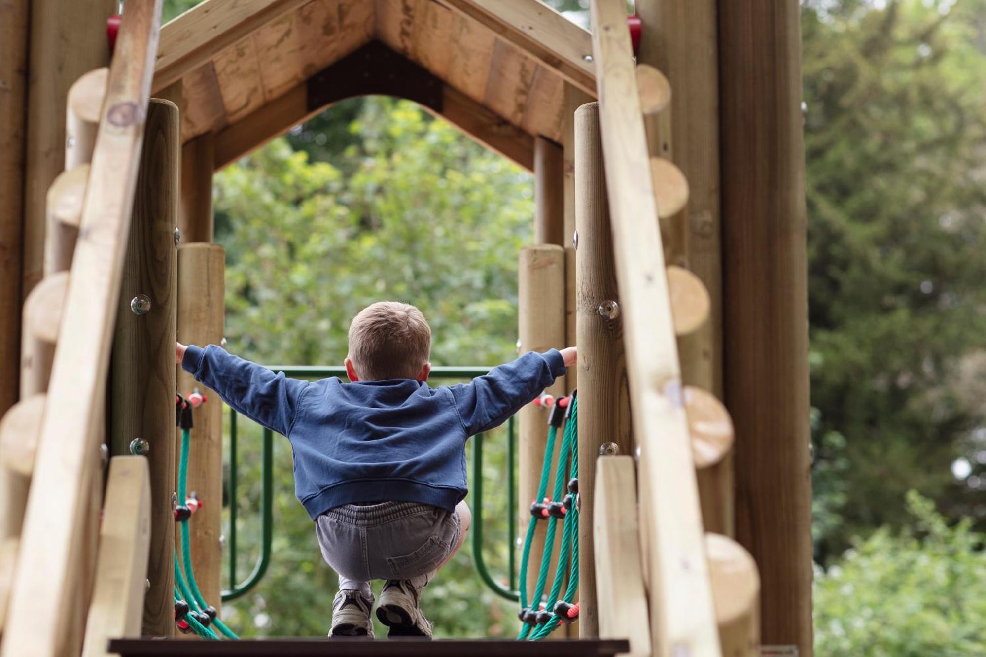Schloss Roxburghe, Part Of Destination By Hyatt Dış mekan fotoğraf Child playing on a climbing frame