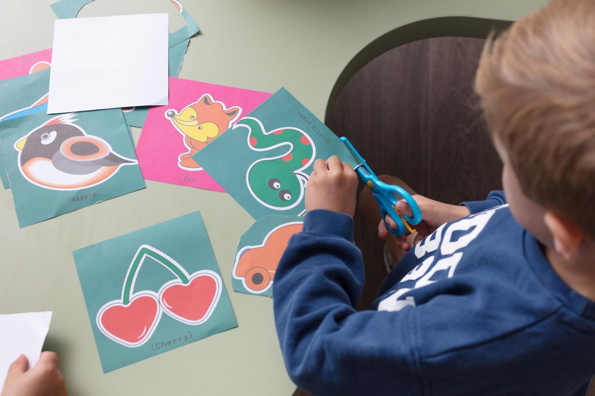 Schloss Roxburghe, Part Of Destination By Hyatt Dış mekan fotoğraf Child using scissors